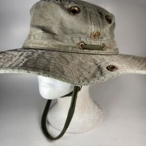 TILLEY Endurables Hat Size 8 1/4 Khaki Made Canada Outdoors Hiking Floats Cotton